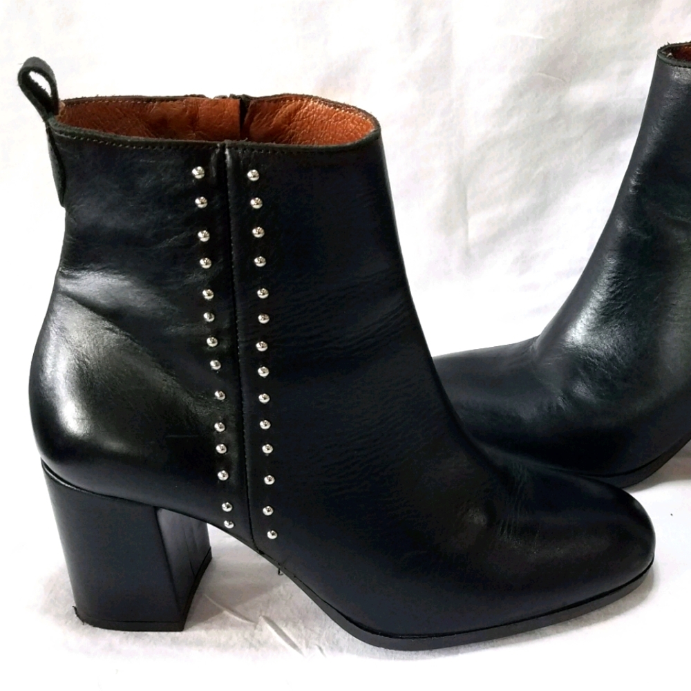 Marroqui Sanchez Black Studded Booties